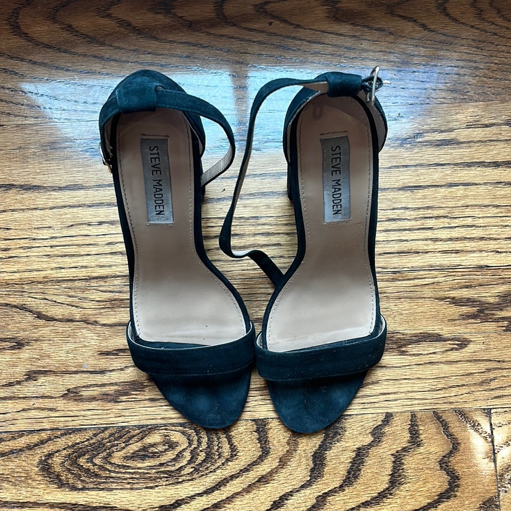 Steve Madden suede heel